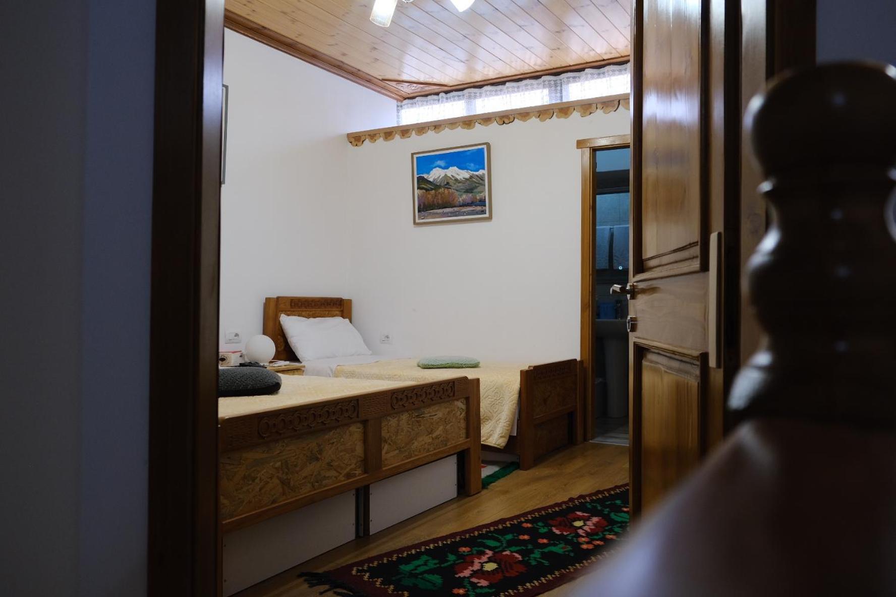 As E Vogel, As E Madhe Hotel Erseke Екстериор снимка