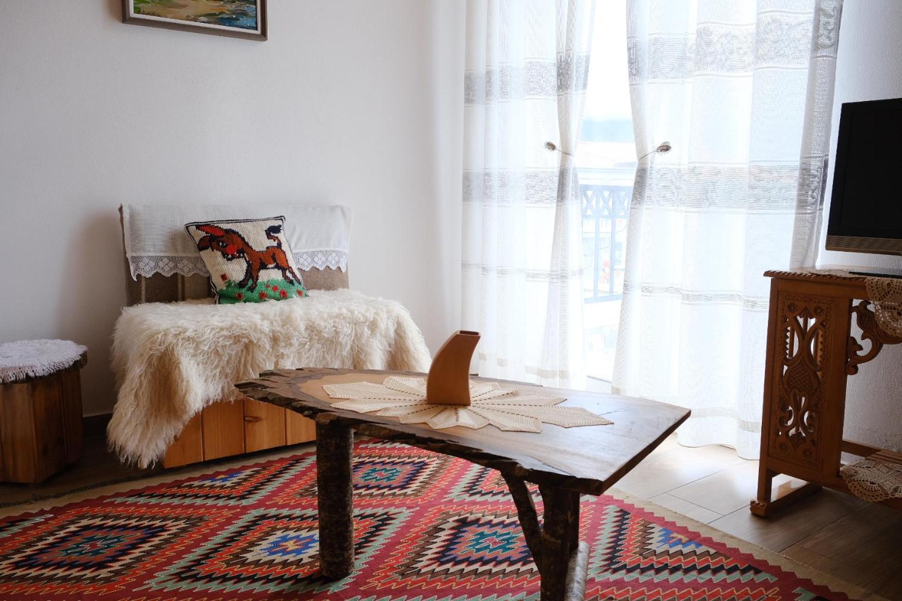 As E Vogel, As E Madhe Hotel Erseke Екстериор снимка